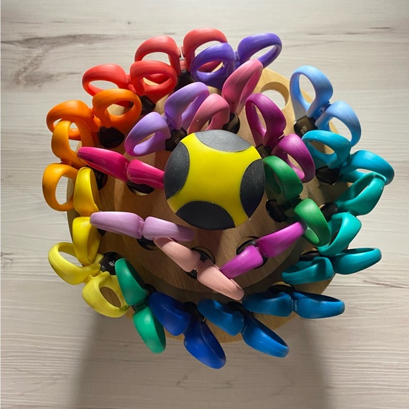 Kraft Edgers with Rotating Hardwood Rack, Decorative Scissors, Assorted, 23-pc - Picture 3 of 12